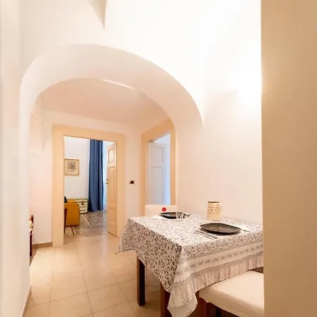 Appartamento Antica Dimora Lombardi 1 *